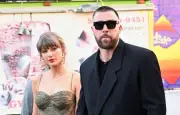 Taylor Swift surprend au concert Tight Ends & Friends de Travis Kelce
