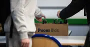 Téléphones portables bientôt interdits dans les lycées français dès septembre
