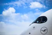 Train d'atterrissage d'un Boeing Lufthansa s'affaisse à Francfort, plusieurs blessés