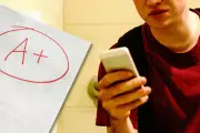 Triche aux toilettes : les contrôles d'identité absents