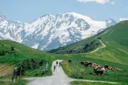 Trois escapades en Savoie : randonnée, VTT, parapente et dégustation