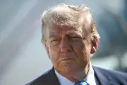 Trump punit l'Allemagne mais ménage la Pologne, la presse s'indigne