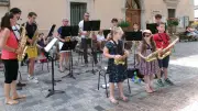 Une dizaine de saxophonistes animent le plan de Brie à Anduze