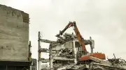 Une usine entièrement démolie à Champagnier à cause d'odeurs insupportables