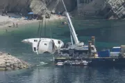 Villefranche-sur-Mer : le catamaran échoué repêché avec succès