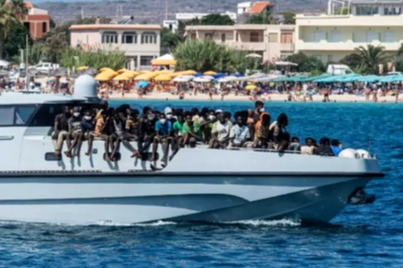 765 migrants morts en Méditerranée en trois mois : le drame de Lampedusa