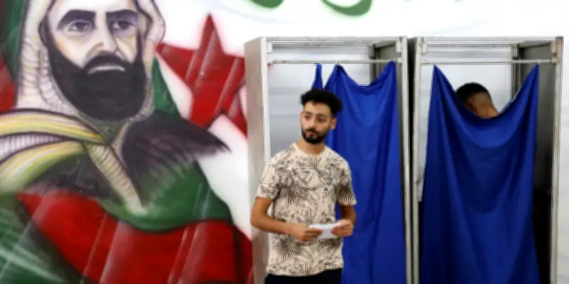 Algérie : participation historiquement basse aux législatives
