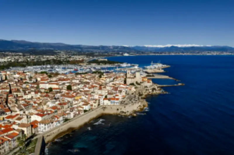 Antibes reçoit le label Destination d'excellence pour son tourisme durable