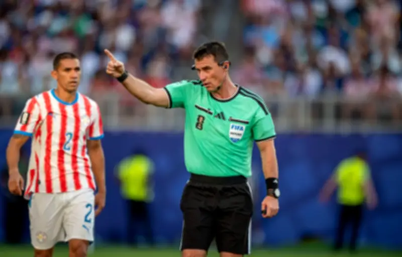 Arbitrage cauchemardesque pour l'Ouzbek Tantashev lors de Paraguay-France