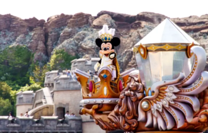 Arnaque aux faux billets Disneyland Paris dans l'Oise : une dizaine de victimes