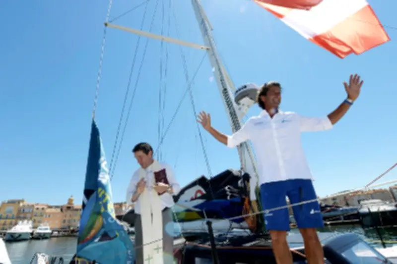 Baptême à Saint-Tropez : un voilier Class40 s'élance pour la Route du Rhum