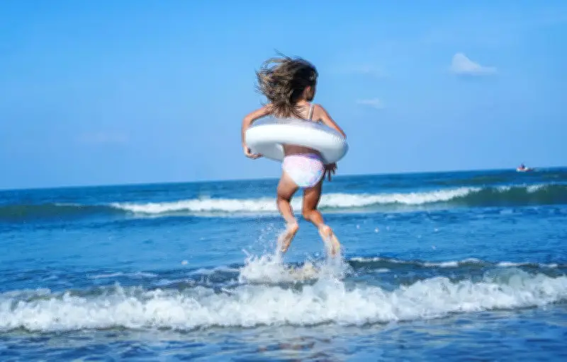 Bikini dès 3 ans : l'inquiétante hypersexualisation des petites filles