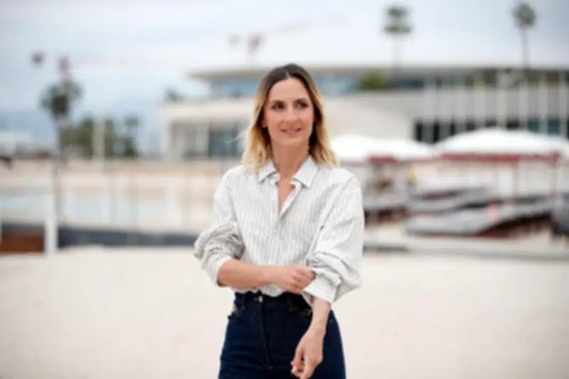 Camille Chamoux revient avec « Chamouxland : la reconstruction » sur Canal+