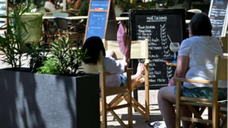 Canicule : 16 départements en vigilance orange, jusqu'à 40°C attendus