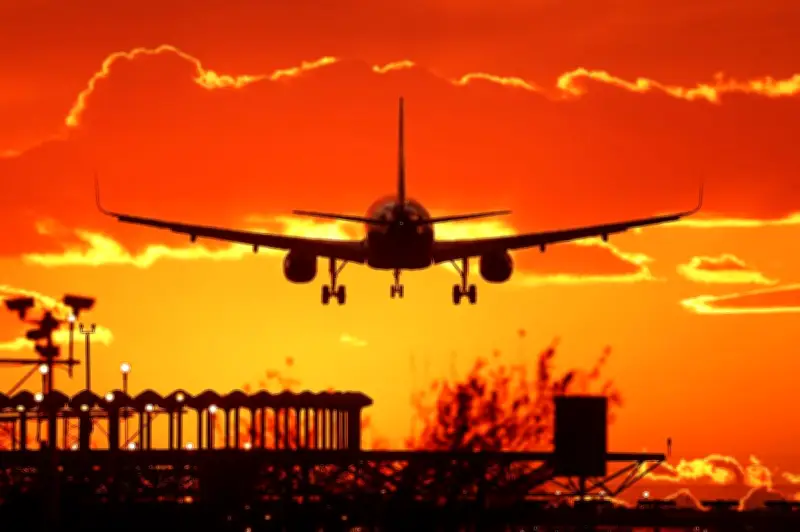 Canicule : Vueling conseille de prendre l'avion pour fuir la chaleur