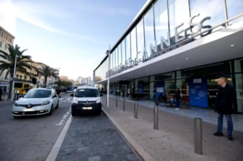 Cannes : régulation spéciale à la gare pour le Festival pyrotechnique