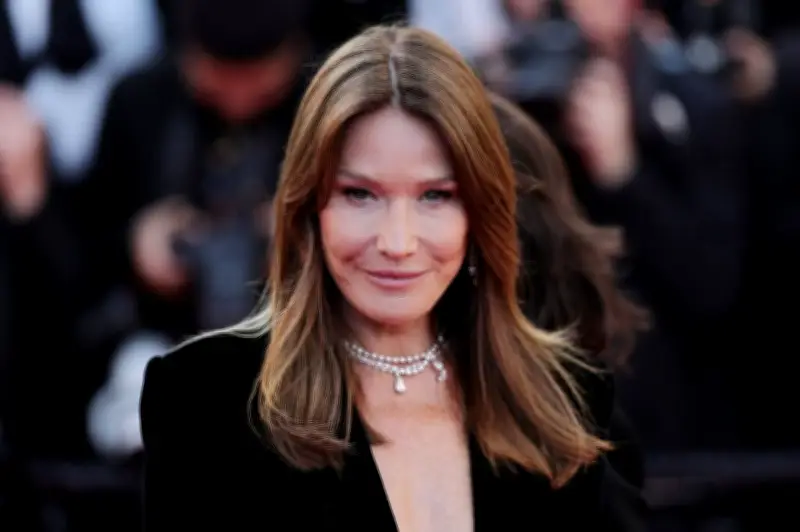 Carla Bruni rend hommage à son frère disparu il y a 20 ans
