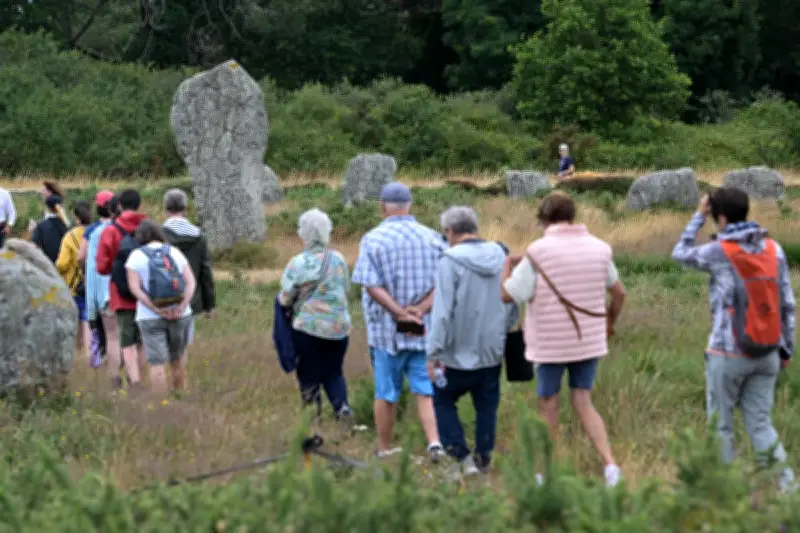 Carnac, des cailloux magiques ? La chronique de Mara Goyet