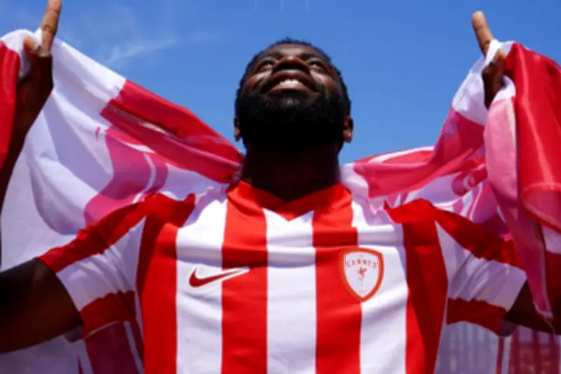 Cédric Makutungu prêté à l’AS Cannes pour une saison