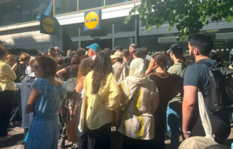 Chaos devant un Lidl à Levallois-Perret pour une clim