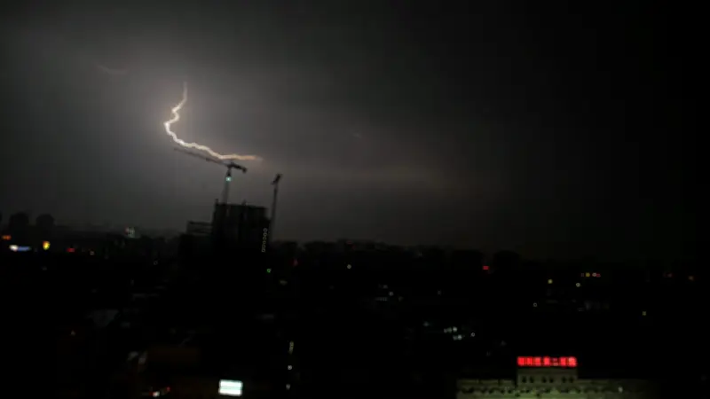 Chine : 15 morts et des centaines de blessés après des orages violents