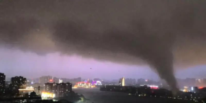 Chine : orages et précipitations extrêmes font 15 morts et des centaines de blessés