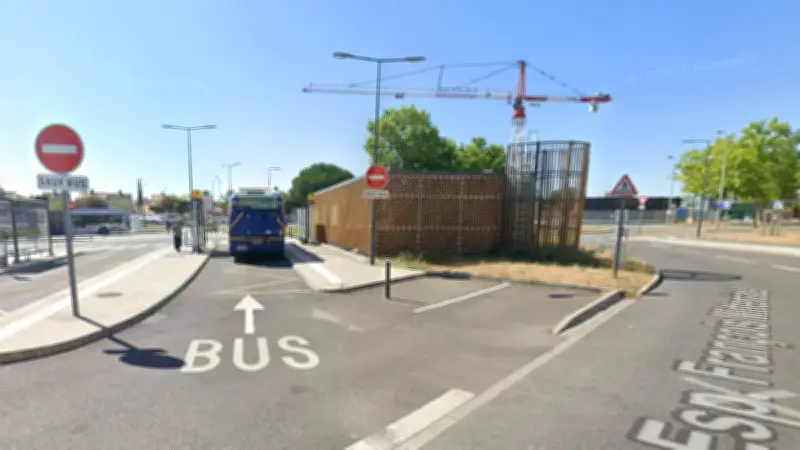 Colomiers : un ado de 16 ans lynché par une quinzaine de jeunes à un arrêt de bus