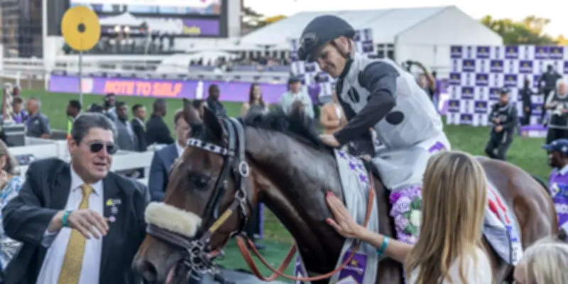 Course hippique Durban July : miroir des fractures sociales sud-africaines