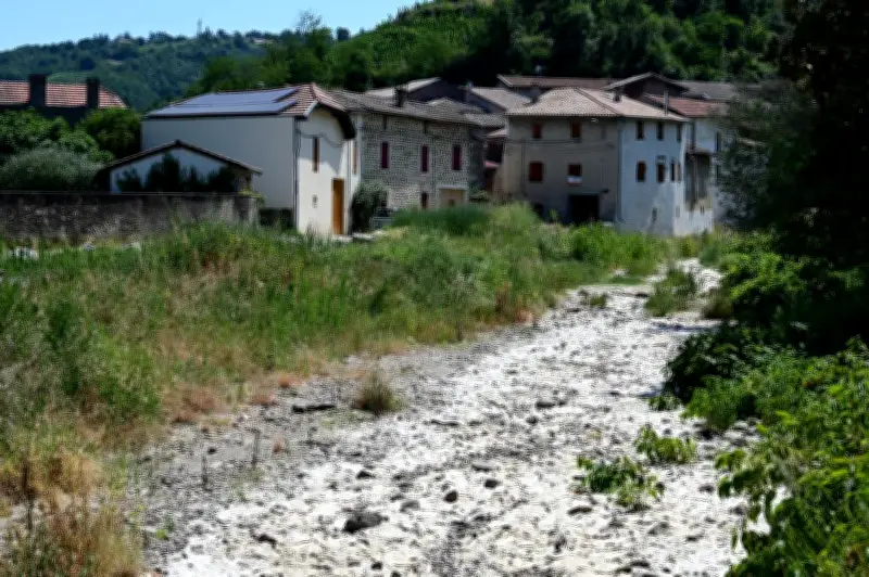 Double peine climatique : un quart des communes françaises en danger