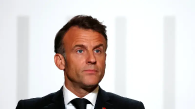 Entretien Macron : records d'investissements étrangers et guerre commerciale