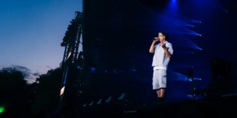 Eurockéennes 2026 : découvertes rock et déception Orelsan
