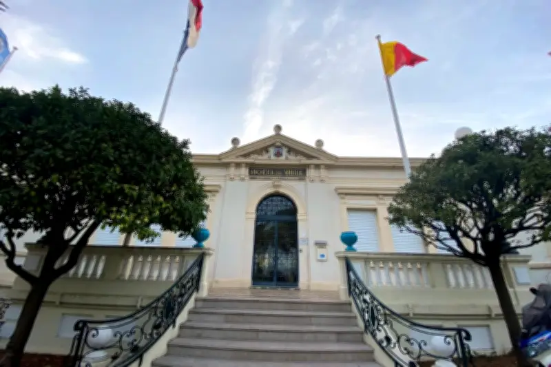 Extension du stationnement payant à Roquebrune-Cap-Martin : le débat s'enflamme