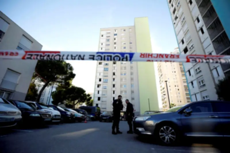 Famille de l'assassin présumé de Larissa attend les causes de sa mort en prison