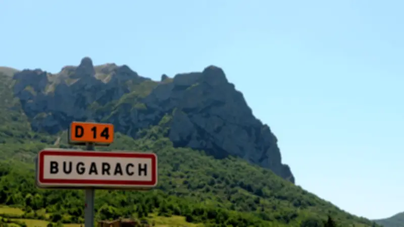 Fées, lutins et extraterrestres : les mythes du pic de Bugarach
