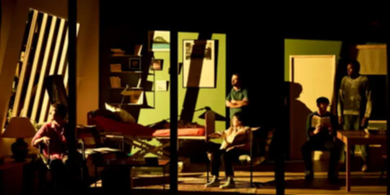Festival d'Avignon : "L'Hors-Présence" de Tiphaine Raffier, huis clos puissant sur la fin de vie