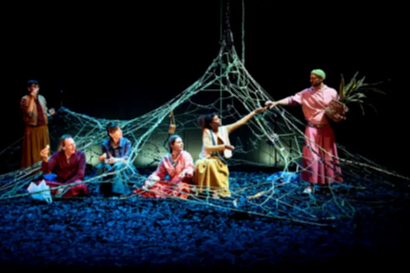 Festival d'Avignon : «Nous» ou le paradoxe du hérisson, ça pique à peine