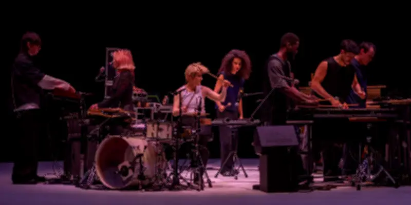 Festival d'Avignon : "Silence" brouille les rôles entre musiciens et danseurs