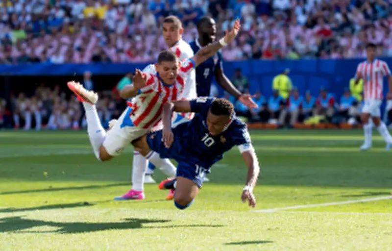 France-Paraguay : Les Bleus résistent à la « guerre » et se qualifient en quarts