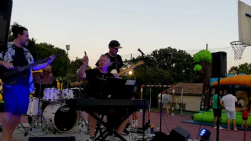 Fête de l'été à Saint-Félix-de-Lodez : convivialité et musique avec Outback