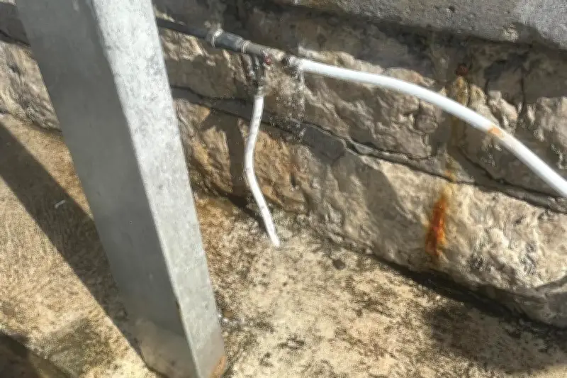 Fuite d'eau sur une plage de Nice : la Métropole dénonce des actes d'incivilité