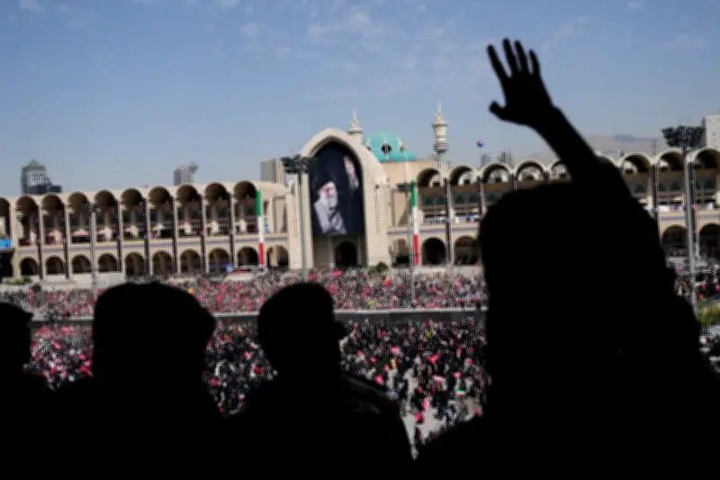 Funérailles de Khamenei : « Nous ne sommes pas là pour un enterrement mais pour une vengeance »