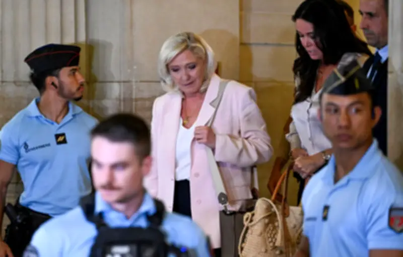Gauche unie contre Marine Le Pen après la réduction de sa peine d'inéligibilité