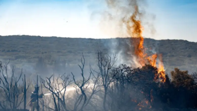 Incendie Pyrénées-Orientales : 4900 ha brûlés, feu non fixé, 3 départements en alerte