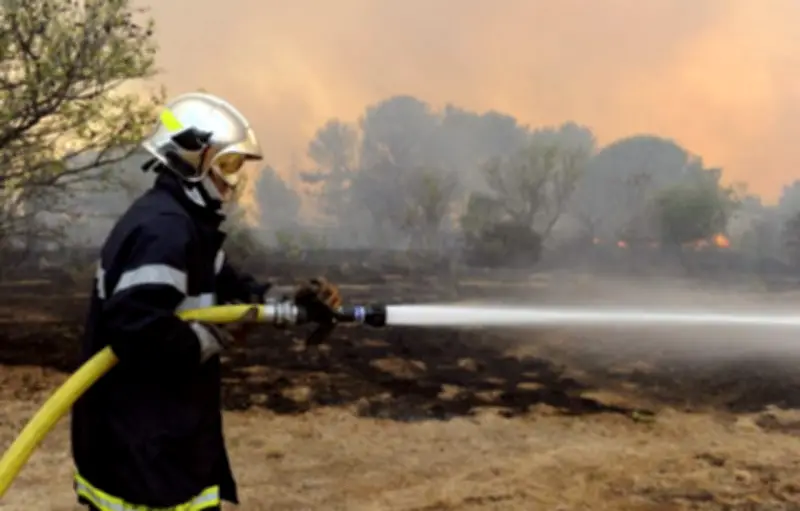 Incendies et canicule : les pompiers français sous pression
