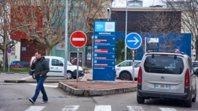 Isère : un adolescent poignardé sept fois, deux suspects en garde à vue