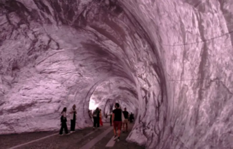 La porte de la Terre creuse : une simple grotte en Argentine