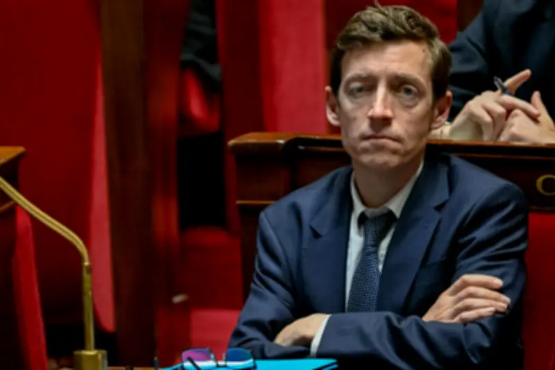 Le ministre refuse de bannir « régime de Vichy » des programmes scolaires