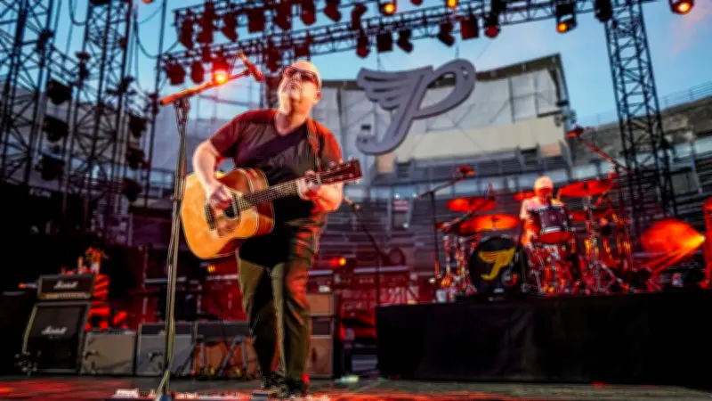 Les Pixies enflamment les arènes de Nîmes pour leurs 40 ans de carrière