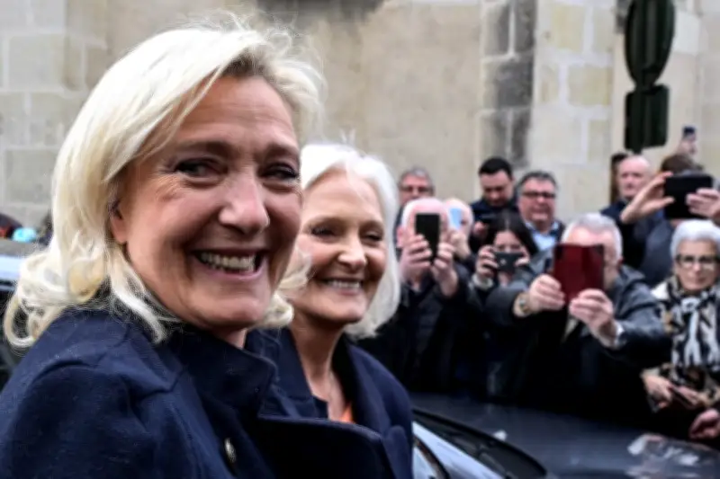Marine Le Pen candidate : le clan RN en ordre de marche