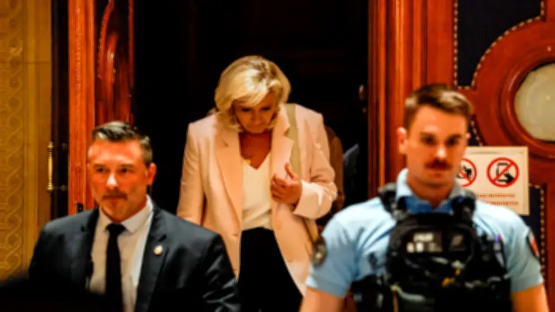 Marine Le Pen condamnée : 15 mois d'inéligibilité pour détournement de fonds européens